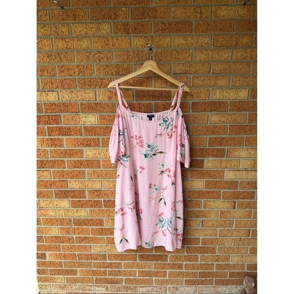 torrid Dresses & Skirts - Torrid Pink Cold Shoulder With Pockets! Pink‎ Spaghetti Strap Short Dress Floral
